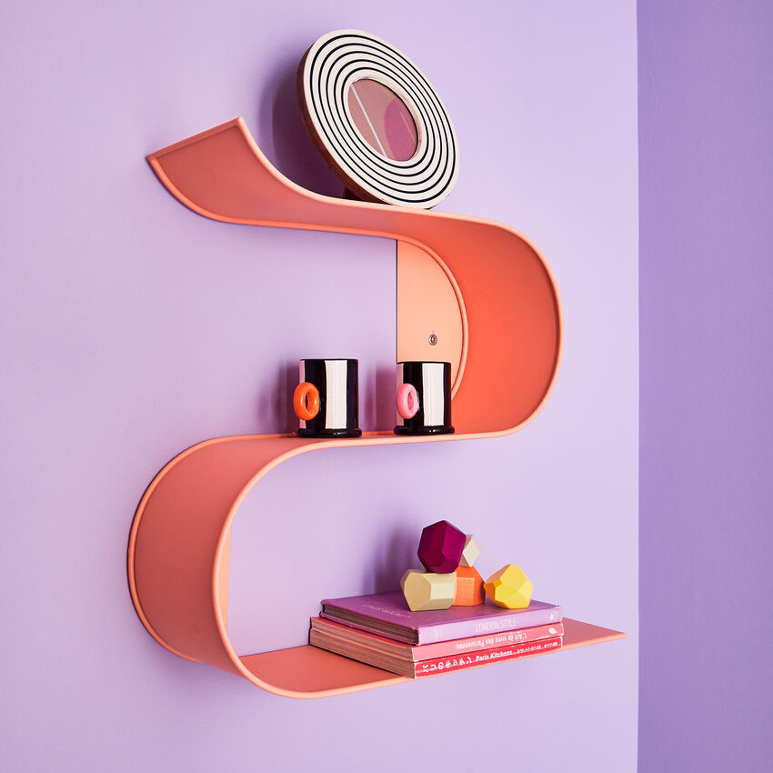 mur couleur lavande étagère fantaisie couleur pêche