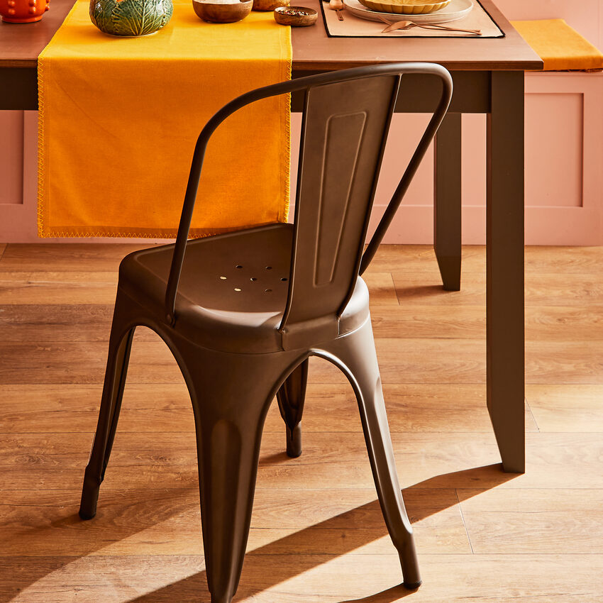 Chaise en métal style industriel