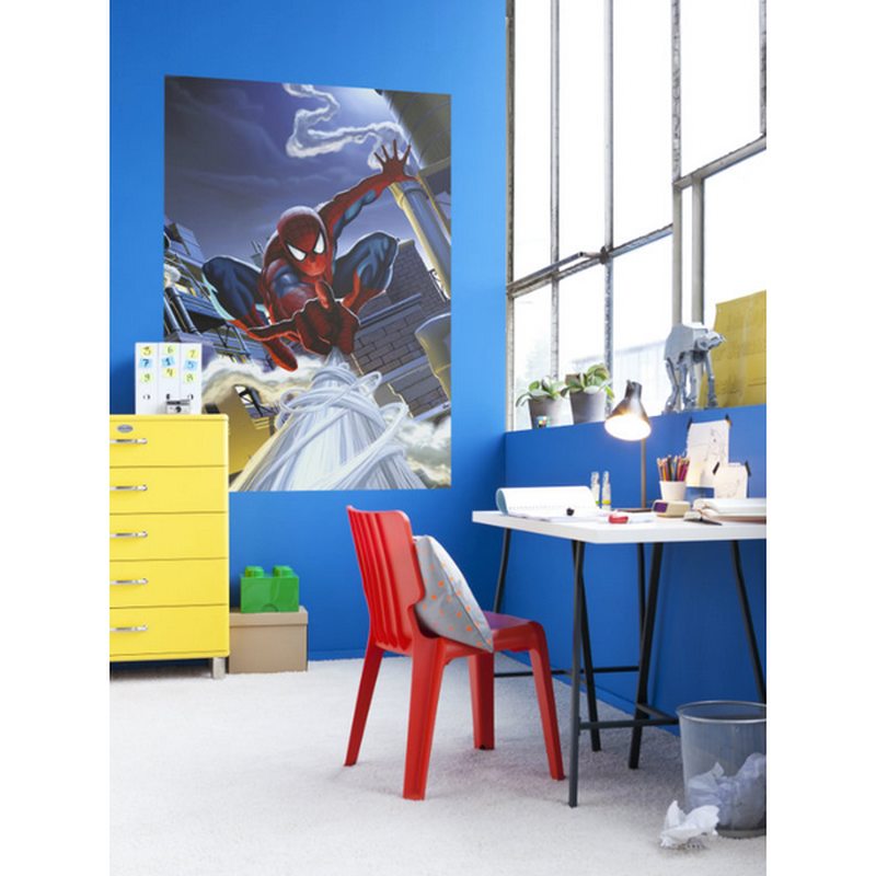Poster extra large SPIDERMAN SUR LES TOITS 127 x 184 cm
