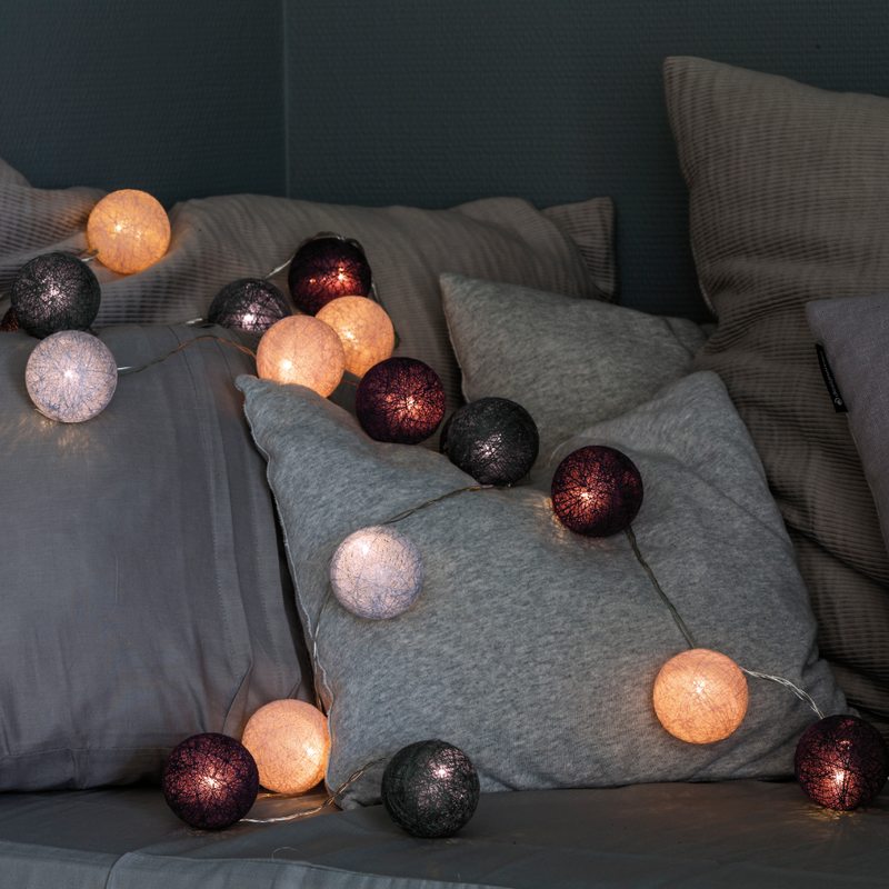 Guirlande lumineuse boule PURPLE VELVET coloris mauve
