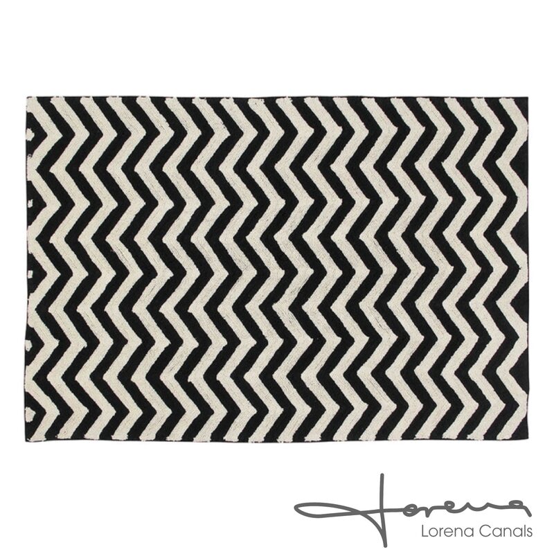Tapis ZIG ZAG coloris noir 140 x 200 cm