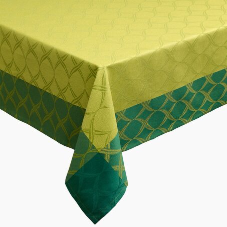 Garnier Thiebaut Nappe TWIRL coloris vert lime 155 x 225 cm