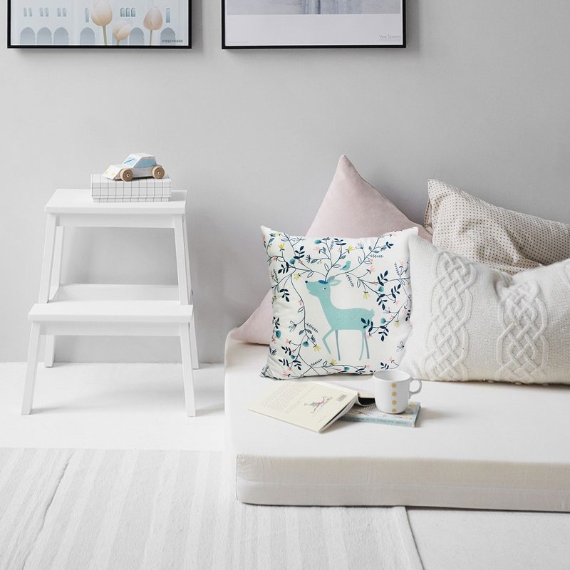 Coussin ENCHANTED FOREST coloris blanc 45 x 45 cm