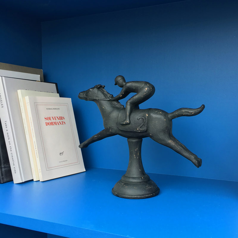 Figurine ALFRED coloris brun