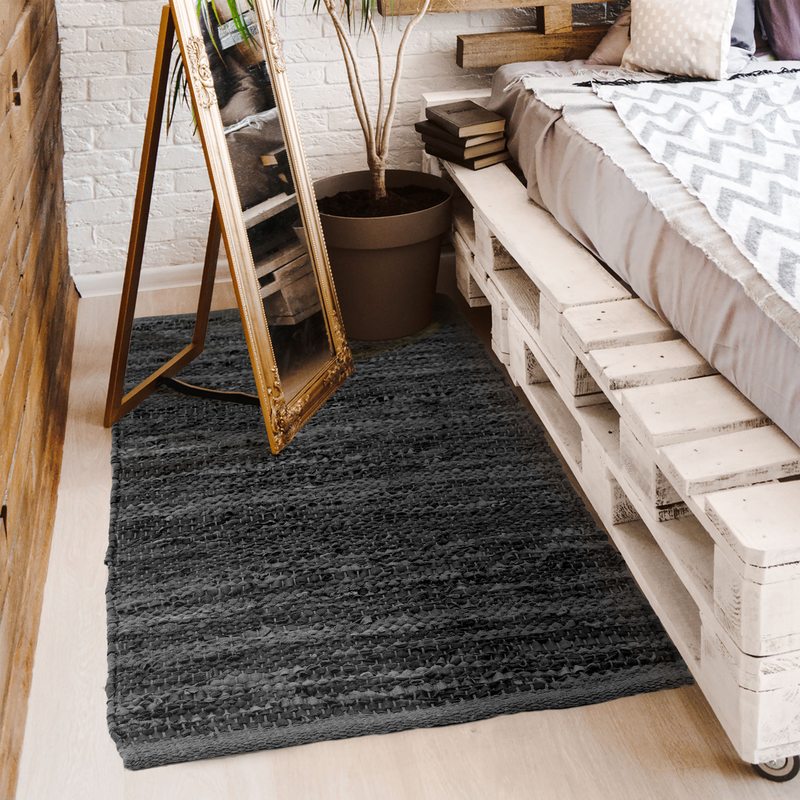 Tapis SKIN coloris noir 120 x 170 cm