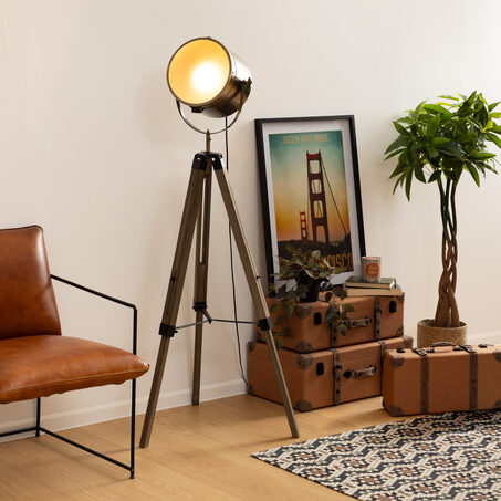 Lampadaire PROJECTEUR coloris or et bois 150 x 25 cm
