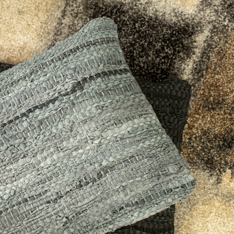 Coussin SKIN coloris bleu gris 40 x 60 cm