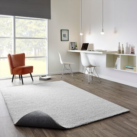 Tapis FEEL coloris gris perle 140 x 200 cm