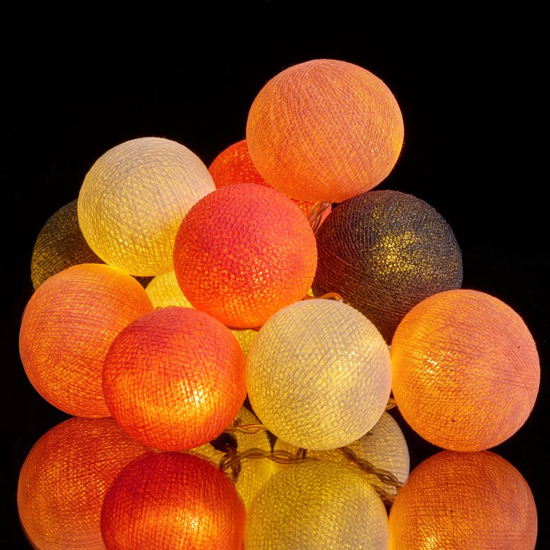 Guirlande lumineuse boule DELICATE PEACH coloris corail rose pêche blanc