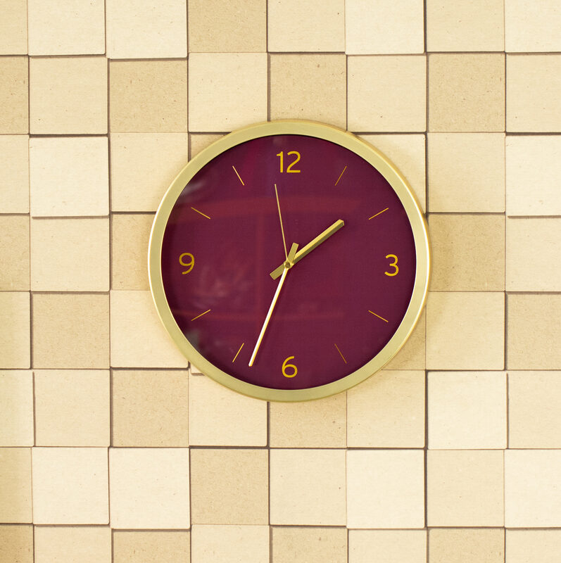 Horloge PIA coloris bordeaux