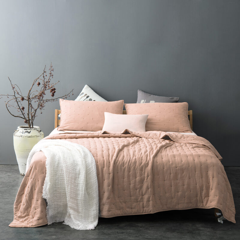 Couvre lit IROISE coloris blush 180 x 240 cm