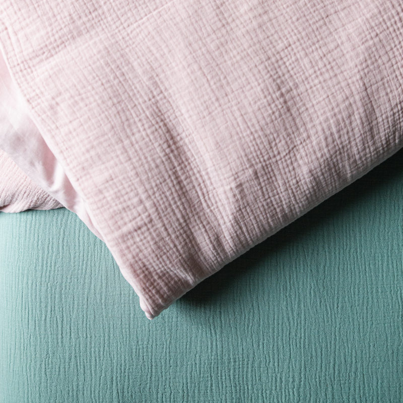 Parure de lit en gaze de coton ANOKIA coloris rose blush 140 x 200 cm