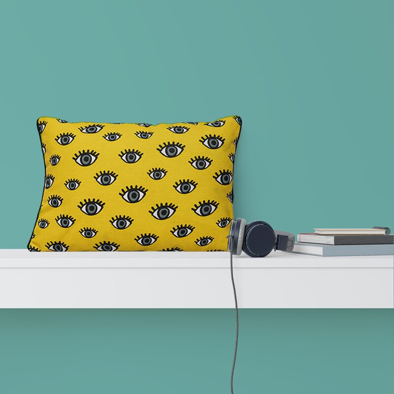 Coussin EYES coloris jaune curry 30 x 40 cm