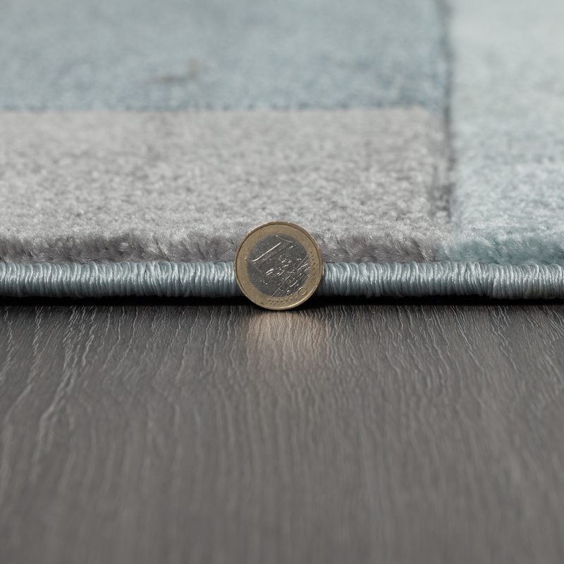 Tapis SKYLAR coloris bleu nuit 120 x 170 cm