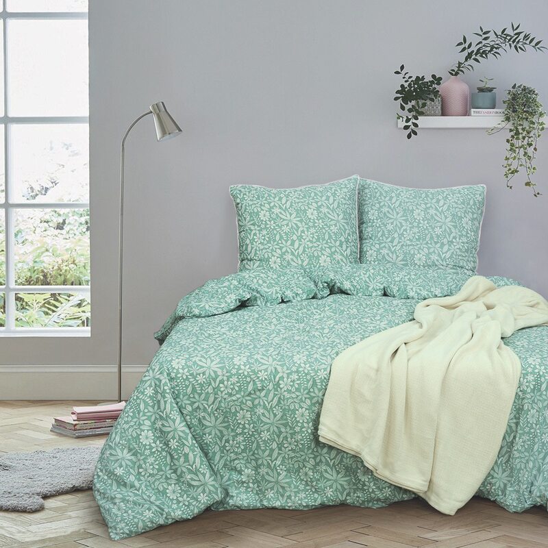 Parure de lit en Lyocell LIBERTY coloris vert amande 240 x 220 cm