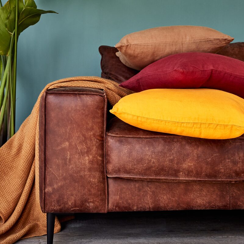 Coussin LINHA coloris rouge merlot 45 x 45 cm
