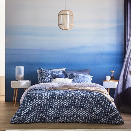 Parure de lit en toile de coton HISAYO coloris blanc/indigo 260 x 240 cm