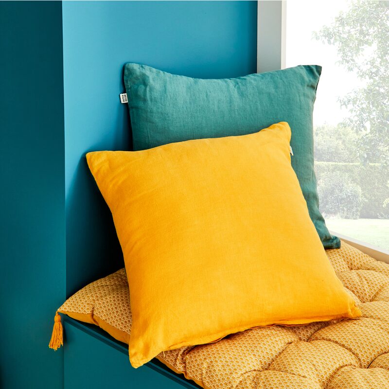 Coussin LINHA coloris jaune safran 45 x 45 cm