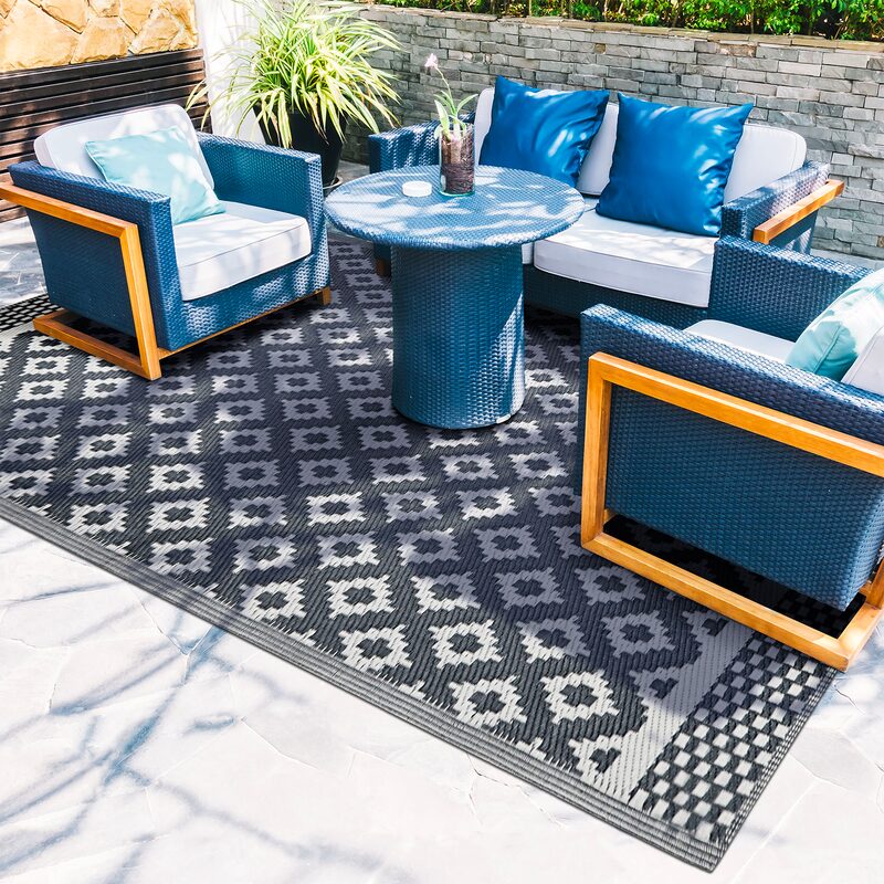 Tapis extérieur NATOU coloris gris 180 x 240 cm