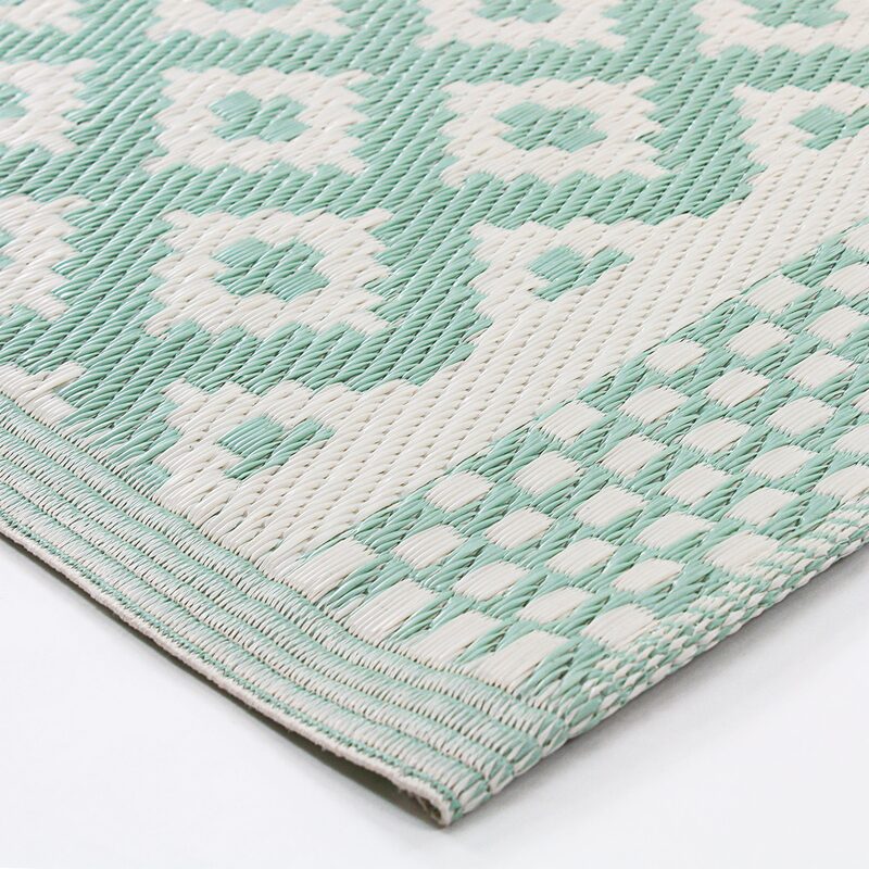 Tapis extérieur NATOU coloris vert 180 x 240 cm