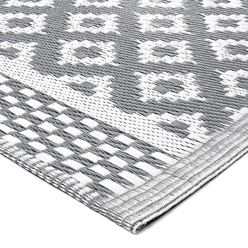 Tapis extérieur NATOU coloris gris 180 x 240 cm