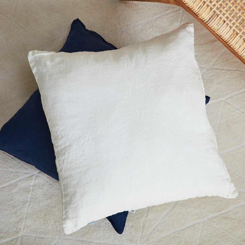 Coussin LINHA coloris blanc 45 x 45 cm