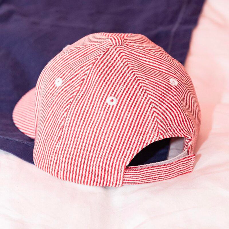 Casquette MINI LOUVE coloris rouge