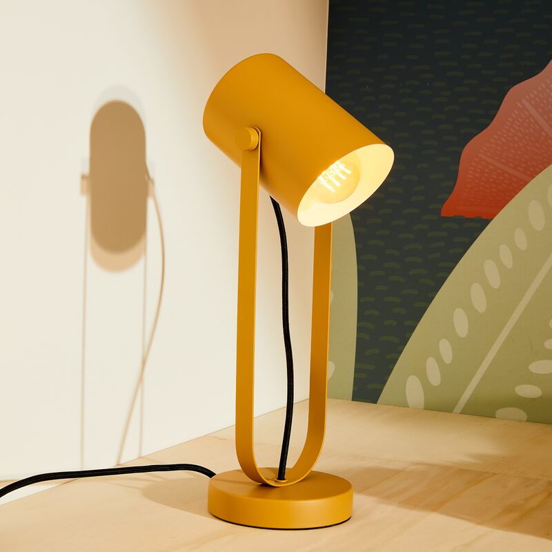 Lampe à poser SNAZZY coloris jaune moutarde 42 x 13 cm