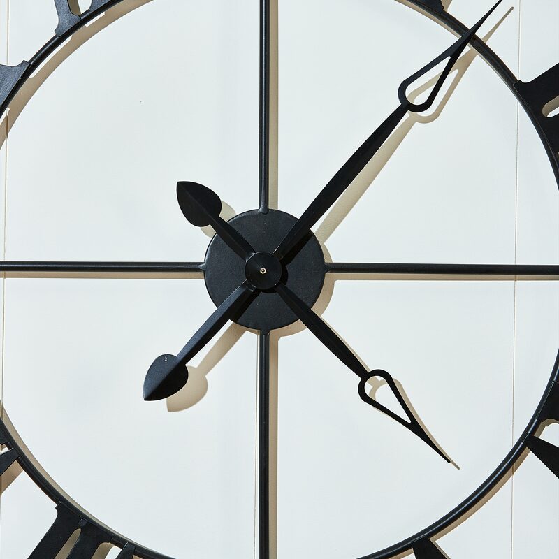 Horloge en métal ISMAEL coloris noir