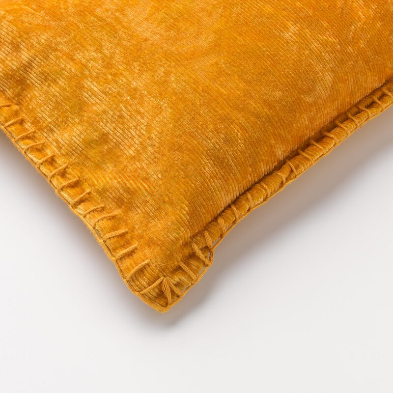 Coussin ADAN coloris safran 30 x 50 cm