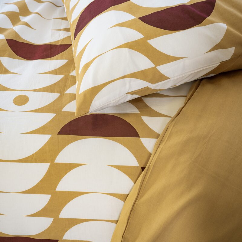 Parure de lit en toile de coton AUBE coloris safran 240 x 260 cm